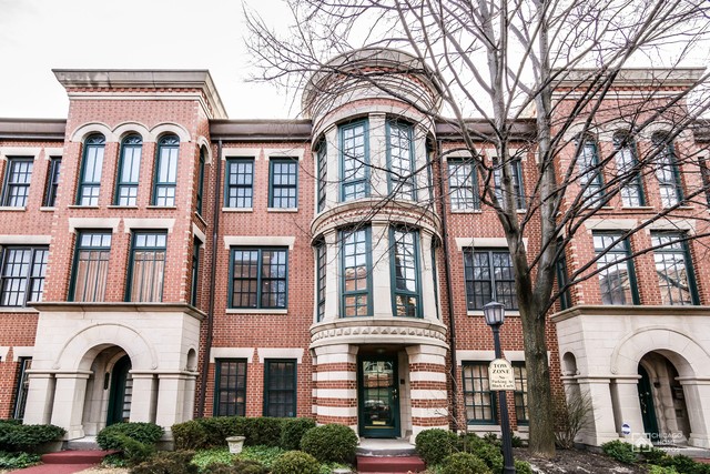 lincoln park townhome