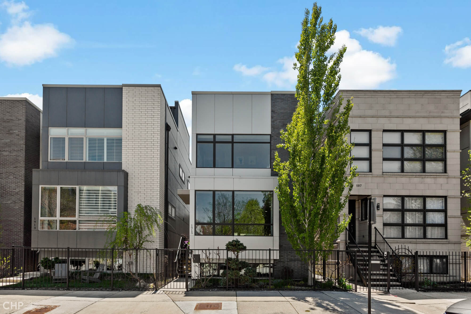 041-346421-1915 W Race – Exteriors_002_8860685